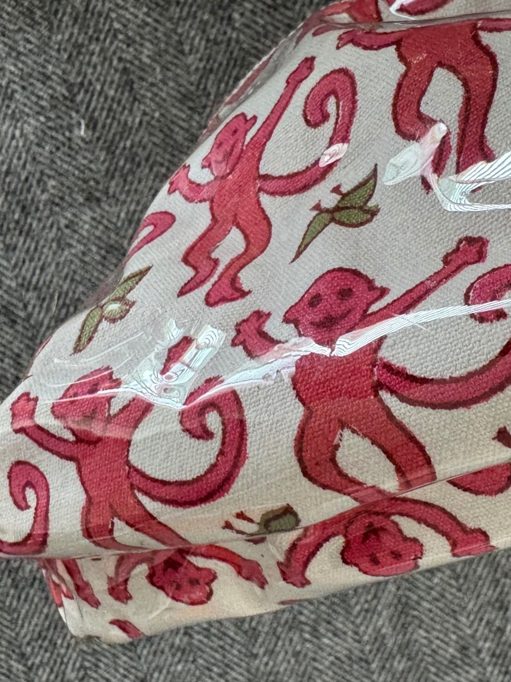 NWOT, ROBERTA ROLLER RABBIT, MAKEUP BAG - Picture 4 of 14
